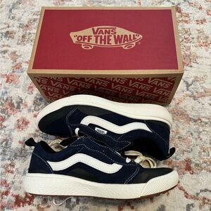 Vans ultrarange women’s size 6